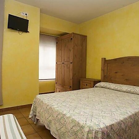 Hostal Velarde Talavera de la Reina Exterior foto